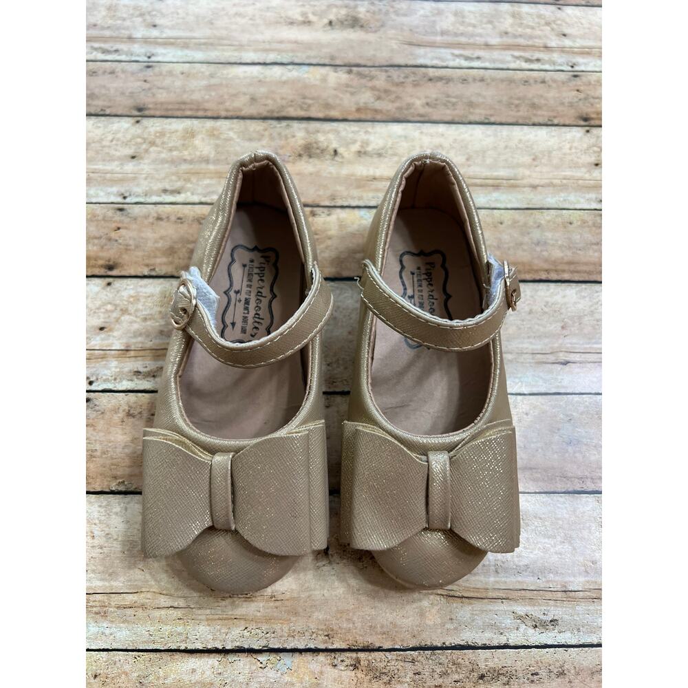 Pipperdoodles Gold Bow Shoes Size 27 (US 8.5)